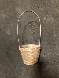 Small  Round Bamboo Flower Girl Basket 13.5x13.5x10cm height Natural